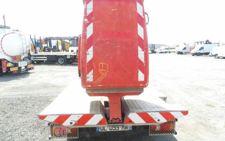 NISSAN CABSTAR  AVEC NACELLE INF 12M FRANCE ELEVATEUR ROUGE DL-099-HA