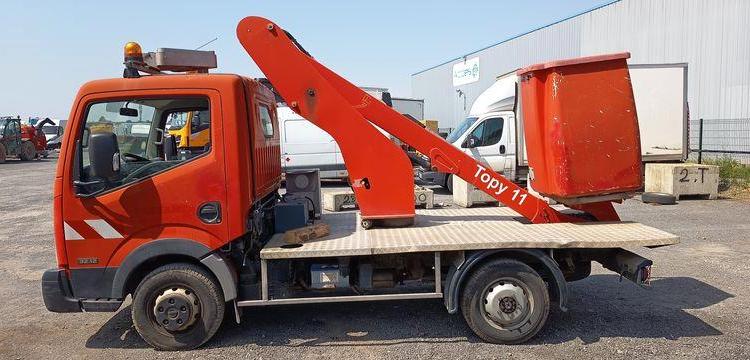 NISSAN CABSTAR  AVEC NACELLE INF 12M FRANCE ELEVATEUR ROUGE DL-099-HA