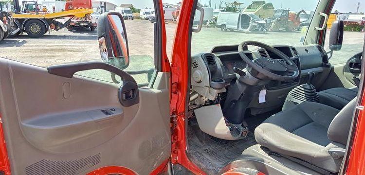 NISSAN CABSTAR  AVEC NACELLE INF 12M FRANCE ELEVATEUR ROUGE DL-099-HA