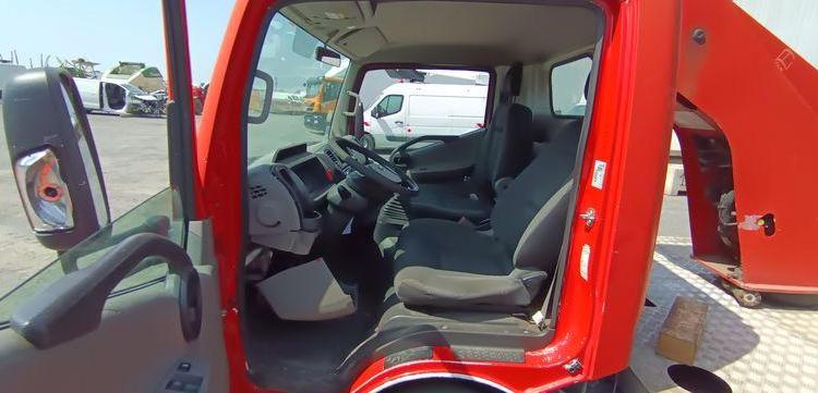 NISSAN CABSTAR  AVEC NACELLE INF 12M FRANCE ELEVATEUR ROUGE DL-099-HA