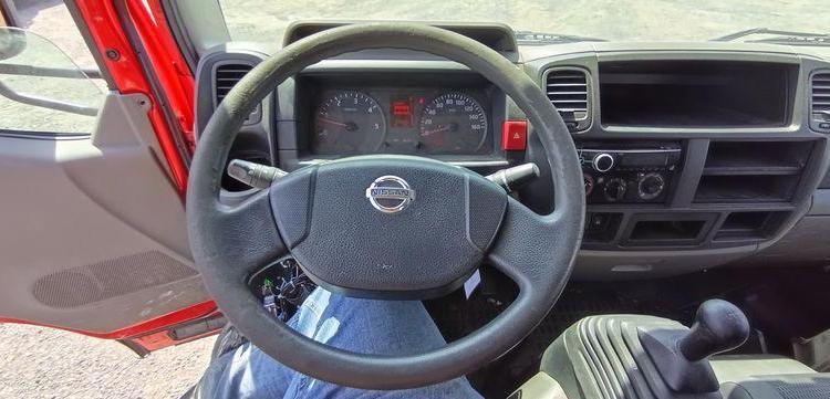 NISSAN CABSTAR  AVEC NACELLE INF 12M FRANCE ELEVATEUR ROUGE DL-099-HA
