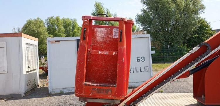 NISSAN CABSTAR  AVEC NACELLE INF 12M FRANCE ELEVATEUR ROUGE DL-099-HA