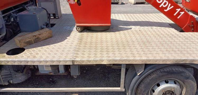 NISSAN CABSTAR  AVEC NACELLE INF 12M FRANCE ELEVATEUR ROUGE DL-099-HA
