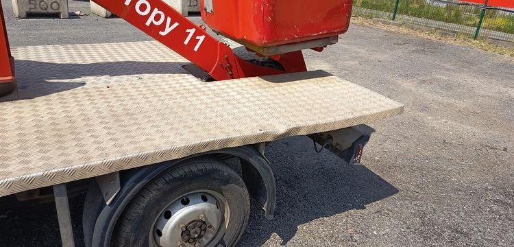 NISSAN CABSTAR  AVEC NACELLE INF 12M FRANCE ELEVATEUR ROUGE DL-099-HA