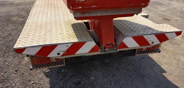 NISSAN CABSTAR  AVEC NACELLE INF 12M FRANCE ELEVATEUR ROUGE DL-099-HA