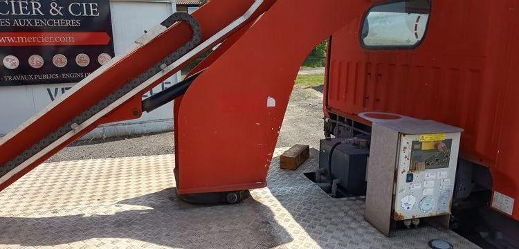 NISSAN CABSTAR  AVEC NACELLE INF 12M FRANCE ELEVATEUR ROUGE DL-099-HA