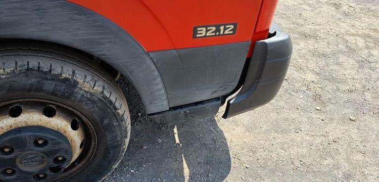 NISSAN CABSTAR  AVEC NACELLE INF 12M FRANCE ELEVATEUR ROUGE DL-099-HA