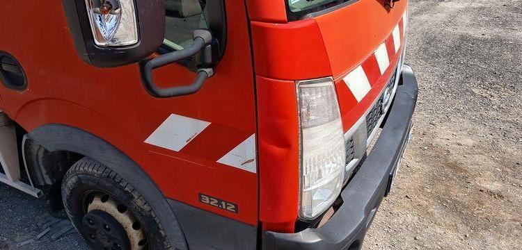 NISSAN CABSTAR  AVEC NACELLE INF 12M FRANCE ELEVATEUR ROUGE DL-099-HA