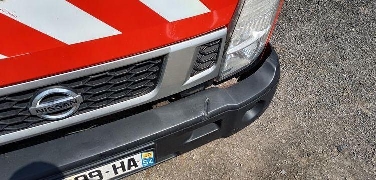 NISSAN CABSTAR  AVEC NACELLE INF 12M FRANCE ELEVATEUR ROUGE DL-099-HA