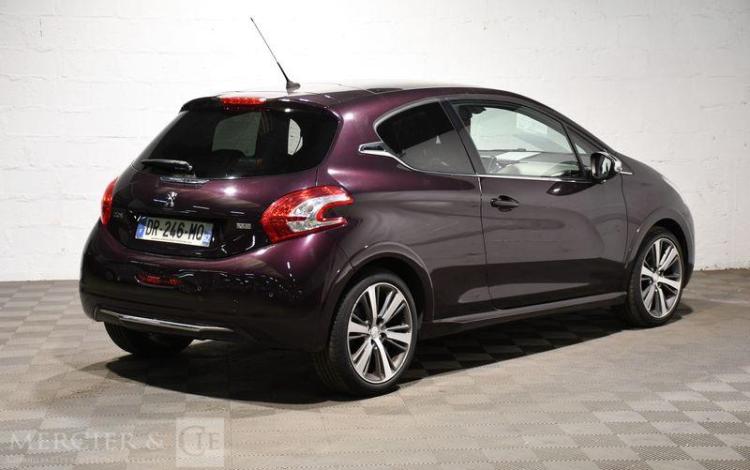 PEUGEOT 208 1,6 BLUE HDI 120 XY VIOLET DR-246-MQ