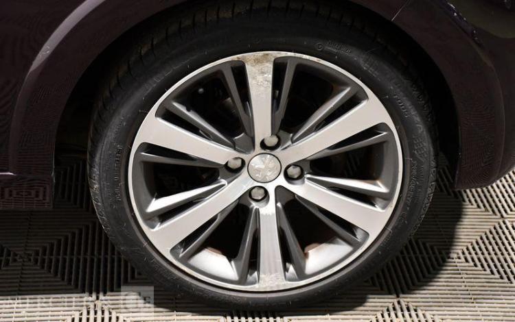 PEUGEOT 208 1,6 BLUE HDI 120 XY VIOLET DR-246-MQ