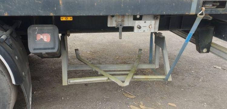 SRT SEMI REMORQUE PLATEAU SRD3 38C – 3 ESSIEUX PTAC 34 TONNES – 22762 KMS – AN 2004  DS-219-TL