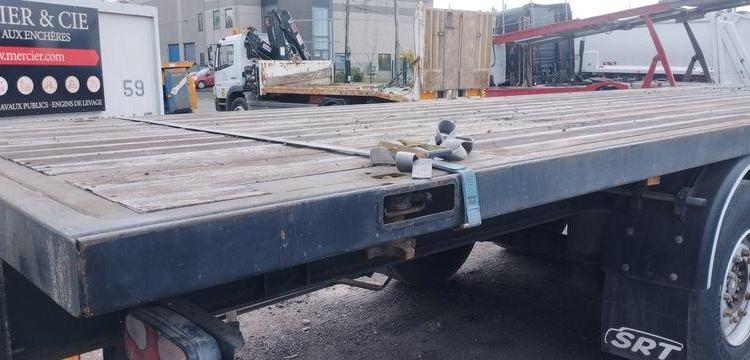SRT SEMI REMORQUE PLATEAU SRD3 38C – 3 ESSIEUX PTAC 34 TONNES – 22762 KMS – AN 2004  DS-219-TL