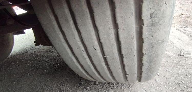 SRT SEMI REMORQUE PLATEAU SRD3 38C – 3 ESSIEUX PTAC 34 TONNES – 22762 KMS – AN 2004  DS-219-TL