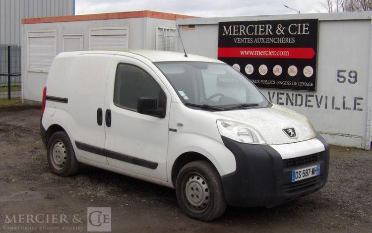 PEUGEOT BIPPER 1,3 HDI FAP BLUE LION 75CV – DIESEL – 107149 KMS – ANNEE 2015 BLANC DS-587-MH