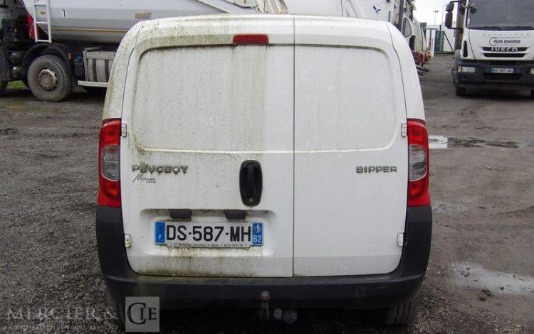 PEUGEOT BIPPER 1,3 HDI FAP BLUE LION 75CV – DIESEL – 107149 KMS – ANNEE 2015 BLANC DS-587-MH
