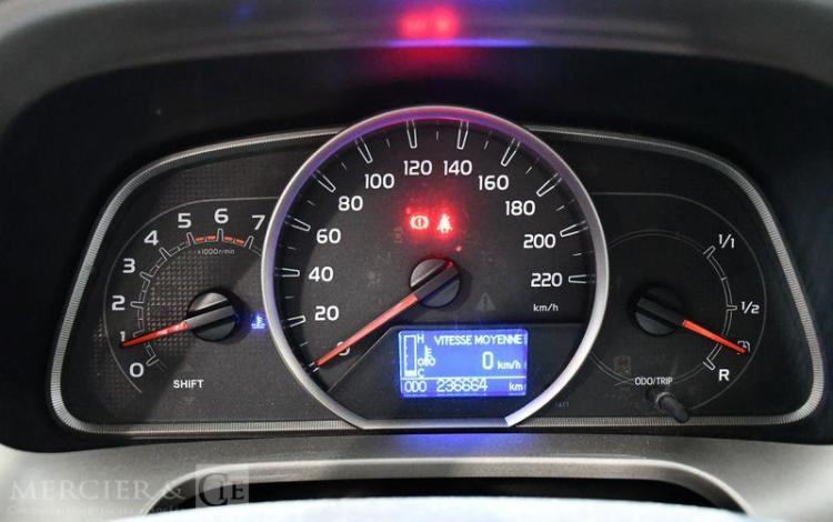TOYOTA 2.0 D4D 125 CLUB EDITION 4X2 NOIR DT-724-JE