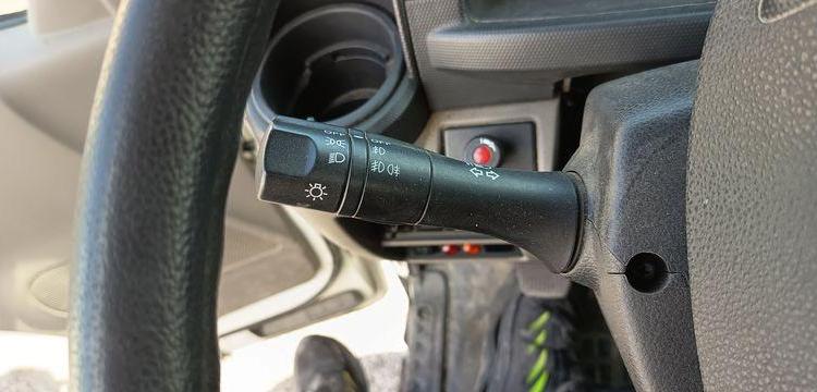 NISSAN CABSTAR AVEC NACELLE BLANC DW-708-LM