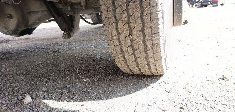 NISSAN CABSTAR AVEC NACELLE BLANC DW-708-LM
