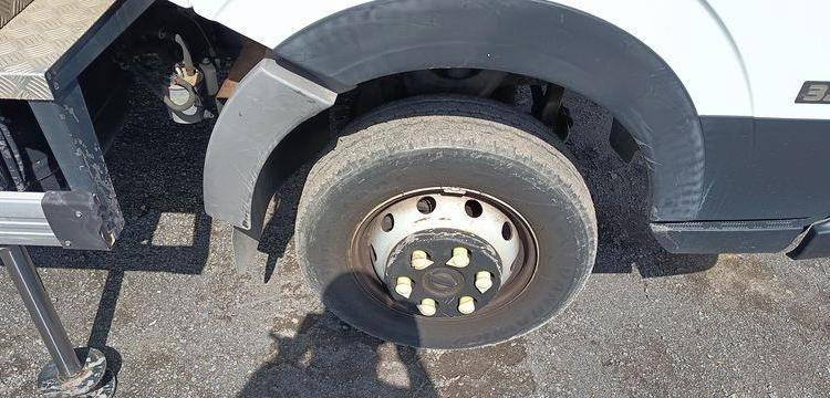 NISSAN CABSTAR AVEC NACELLE BLANC DW-708-LM