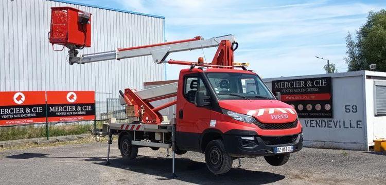 MULTITEL DAILY  AVEC NACELLE INF 12 M – ROUGE DZ-851-XJ