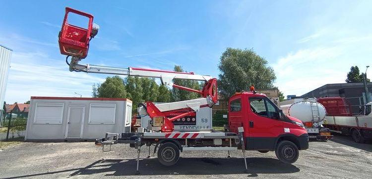 MULTITEL DAILY  AVEC NACELLE INF 12 M – ROUGE DZ-851-XJ