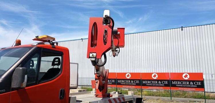 MULTITEL DAILY  AVEC NACELLE INF 12 M – ROUGE DZ-851-XJ