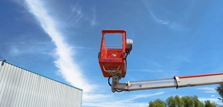 MULTITEL DAILY  AVEC NACELLE INF 12 M – ROUGE DZ-851-XJ