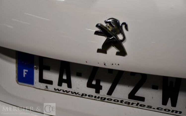 PEUGEOT 208 AFF 100CH PACK CLIM BLANC EA-472-WR
