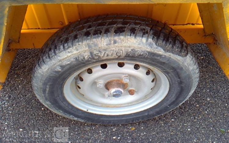 CNSE ROULOTTE DE CHANTIER 1 ESSIEU PTAC 750KG JAUNE EA-953-NY