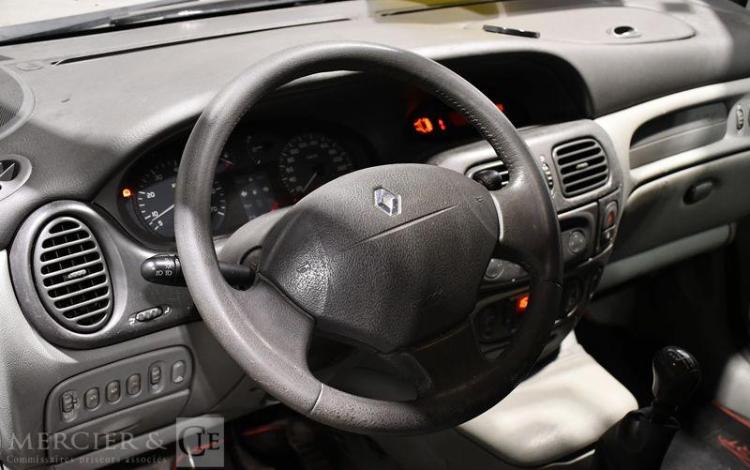 RENAULT SCENIC 1.9 DCI 100CH FAIRWAY LUXE VERT EC-069-ED