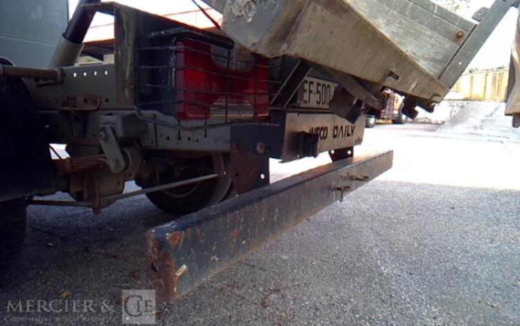 IVECO 35-130 BENNE SIMPLE CABINE COFFRE ROUGE EF-500-JA