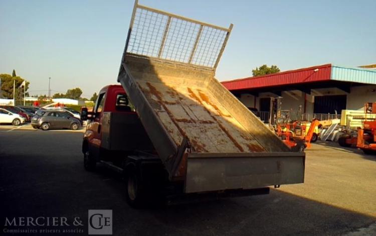 IVECO 35-130 BENNE SIMPLE CABINE COFFRE ROUGE EF-500-JA