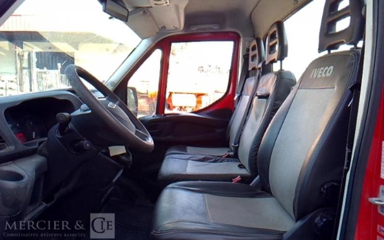 IVECO 35-130 BENNE SIMPLE CABINE COFFRE ROUGE EF-500-JA