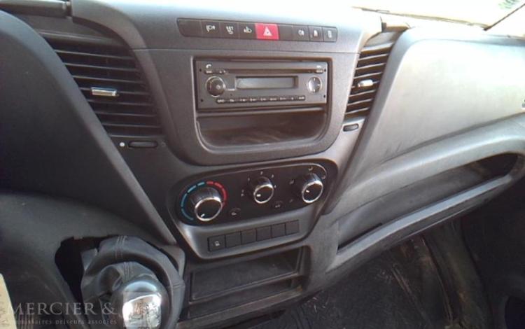 IVECO 35-130 BENNE SIMPLE CABINE COFFRE ROUGE EF-500-JA