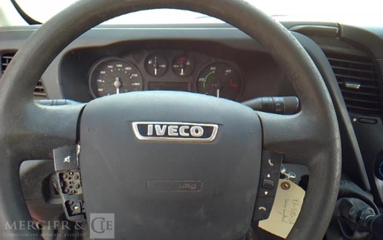 IVECO 35-130 BENNE SIMPLE CABINE COFFRE ROUGE EF-500-JA