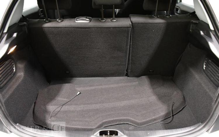 PEUGEOT 208 BLANC EF-843-QV