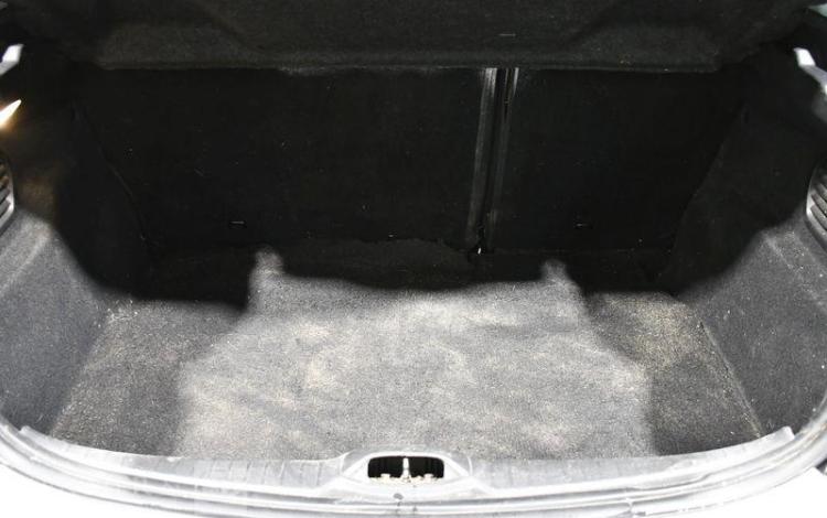 PEUGEOT 208 1.2 PURETECH 82CH STYLE vente à pro pour pieces sans carte grise BLANC EG-598-AH