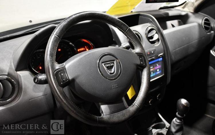 DACIA DUSTER 1,5 DCI 110 PRESTIGE 4X2 NOIR EH-642-AF
