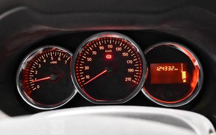 DACIA DUSTER 1,5 DCI 110 PRESTIGE 4X2 NOIR EH-642-AF