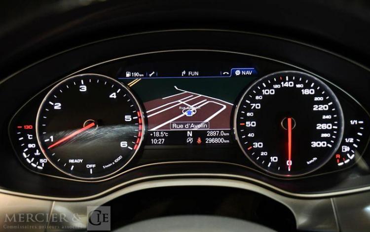 AUDI A6 BREAK BLANC EJ-704-EG