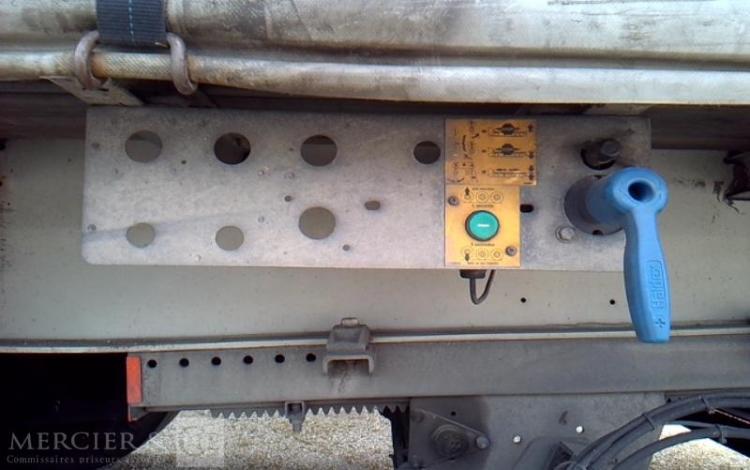 FRUEHAUF SEMI REMORQUE BACHE HAYON 3 ESSIEUX PTAC 38T GRIS EK-353-DL
