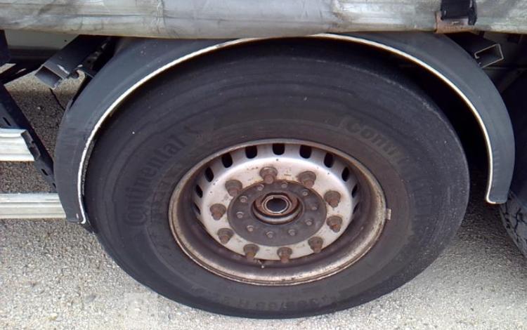 FRUEHAUF SEMI REMORQUE BACHE HAYON 3 ESSIEUX PTAC 38T GRIS EK-353-DL