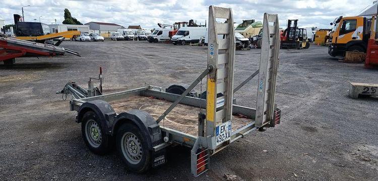 HUBIERE REMORQUE PORTE ENGIN 2 ESSIEUX PTAC 2,5 TONNES – ANNEE 2017  EK-492-XA
