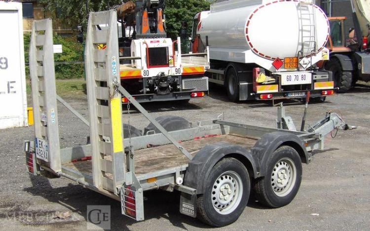HUBIERE REMORQUE PORTE ENGIN 2 ESSIEUX PTAC 2,5 TONNES – ANNEE 2017  EK-492-XA