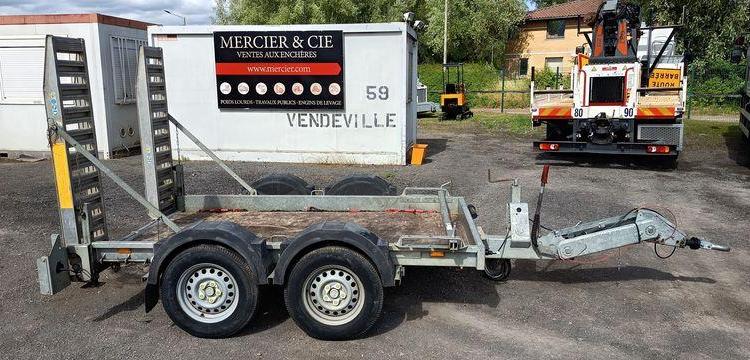 HUBIERE REMORQUE PORTE ENGIN 2 ESSIEUX PTAC 2,5 TONNES – ANNEE 2017  EK-492-XA
