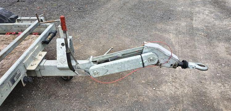 HUBIERE REMORQUE PORTE ENGIN 2 ESSIEUX PTAC 2,5 TONNES – ANNEE 2017  EK-492-XA