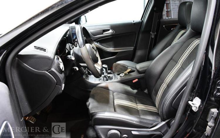 MERCEDES CLASSE GLA 200 D EDITION NOIR EM-964-TQ
