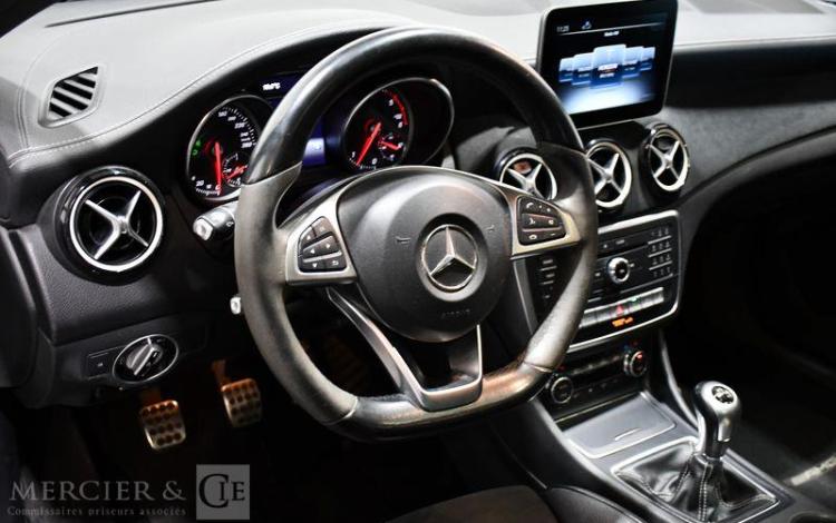 MERCEDES CLASSE GLA 200 D EDITION NOIR EM-964-TQ