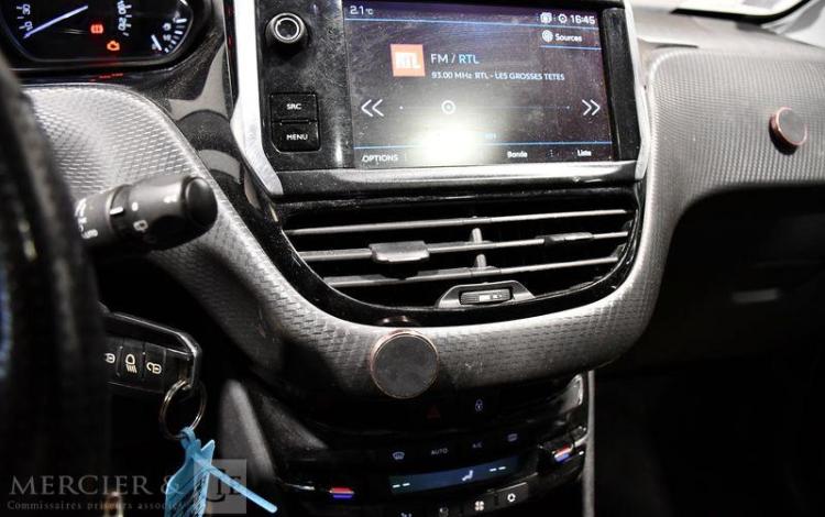 PEUGEOT 2008 1,2 PURETECH ROUGE EP-448-DT